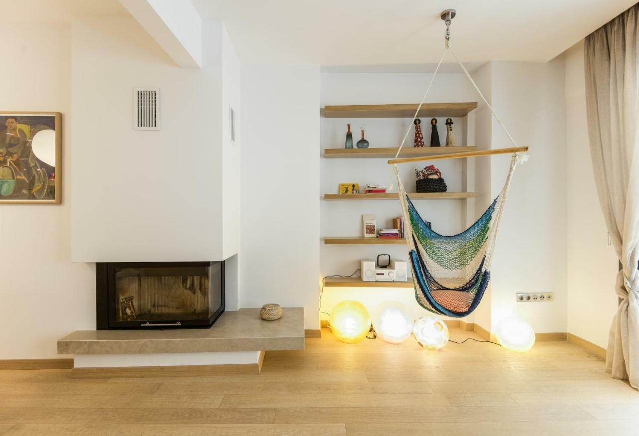 Stylish 3-Bedroom Apartment & Terrace Tesalonika Bagian luar foto