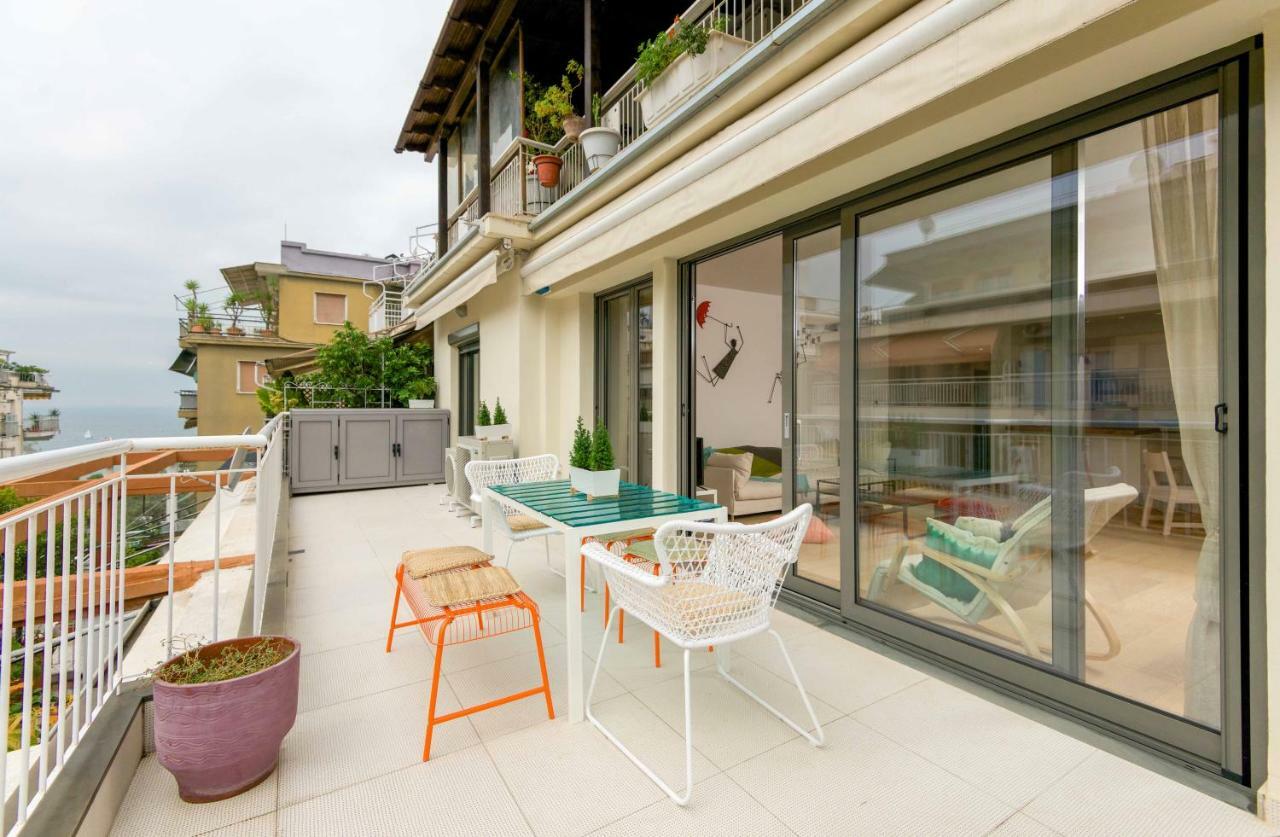 Stylish 3-Bedroom Apartment & Terrace Tesalonika Bagian luar foto