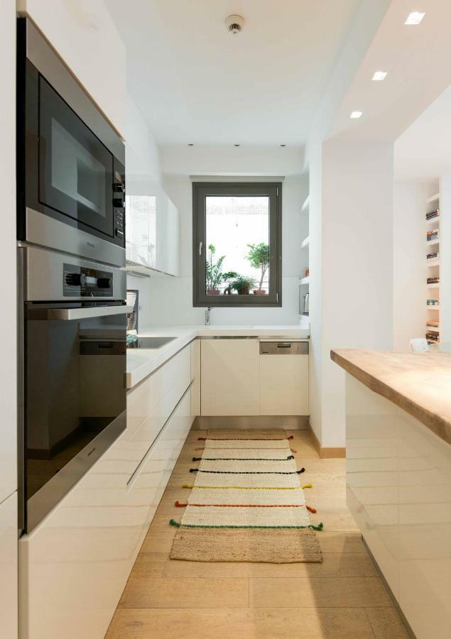 Stylish 3-Bedroom Apartment & Terrace Tesalonika Bagian luar foto