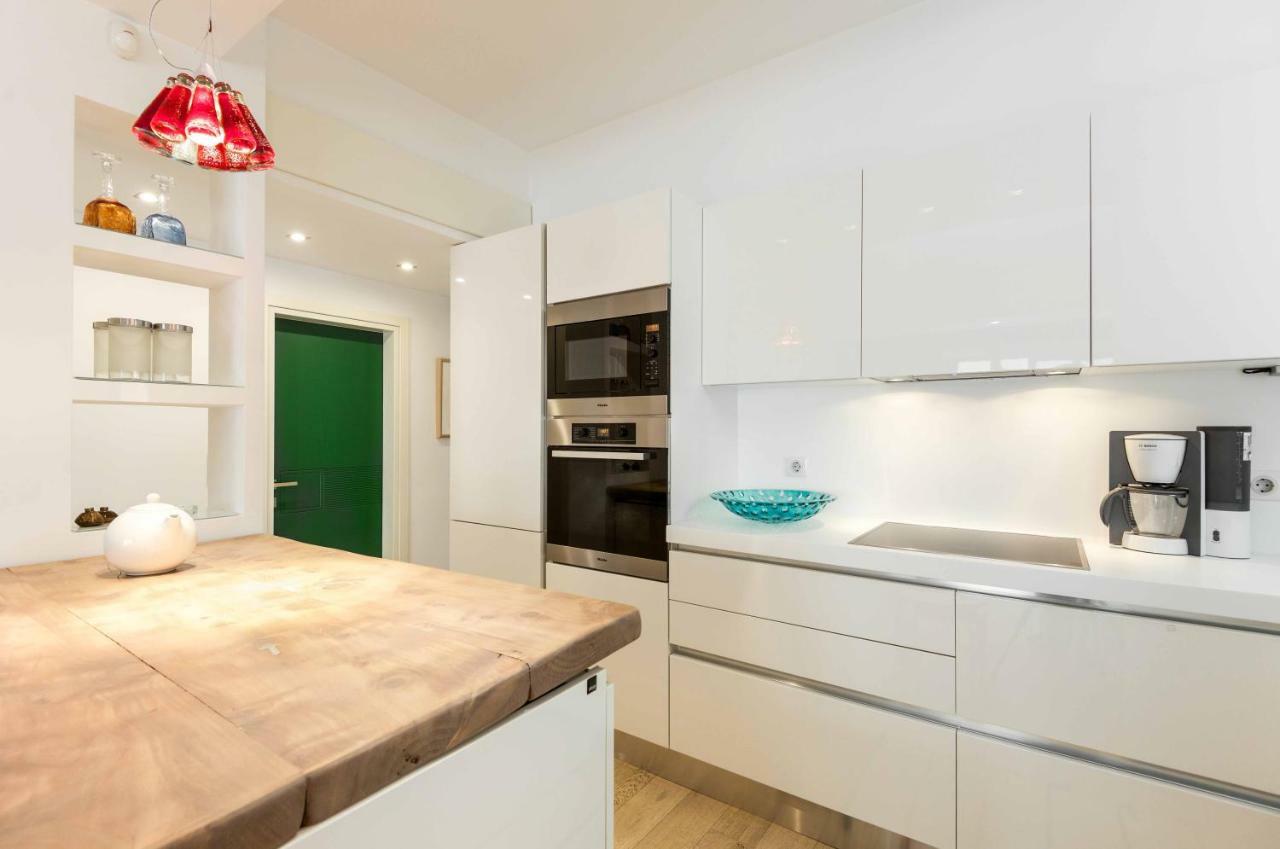 Stylish 3-Bedroom Apartment & Terrace Tesalonika Bagian luar foto