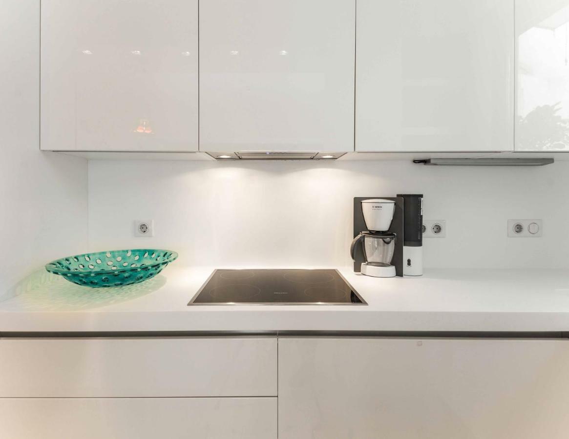 Stylish 3-Bedroom Apartment & Terrace Tesalonika Bagian luar foto