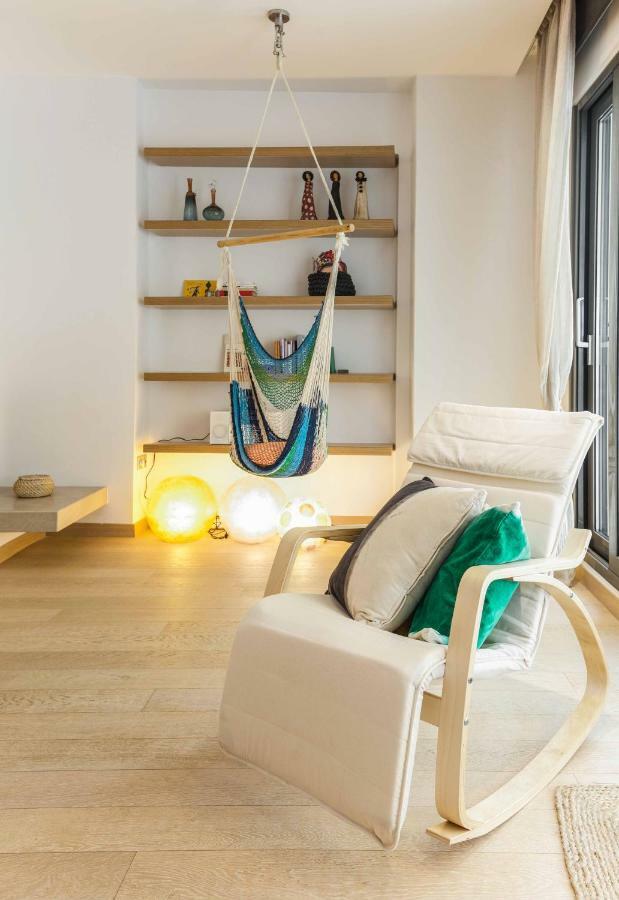 Stylish 3-Bedroom Apartment & Terrace Tesalonika Bagian luar foto