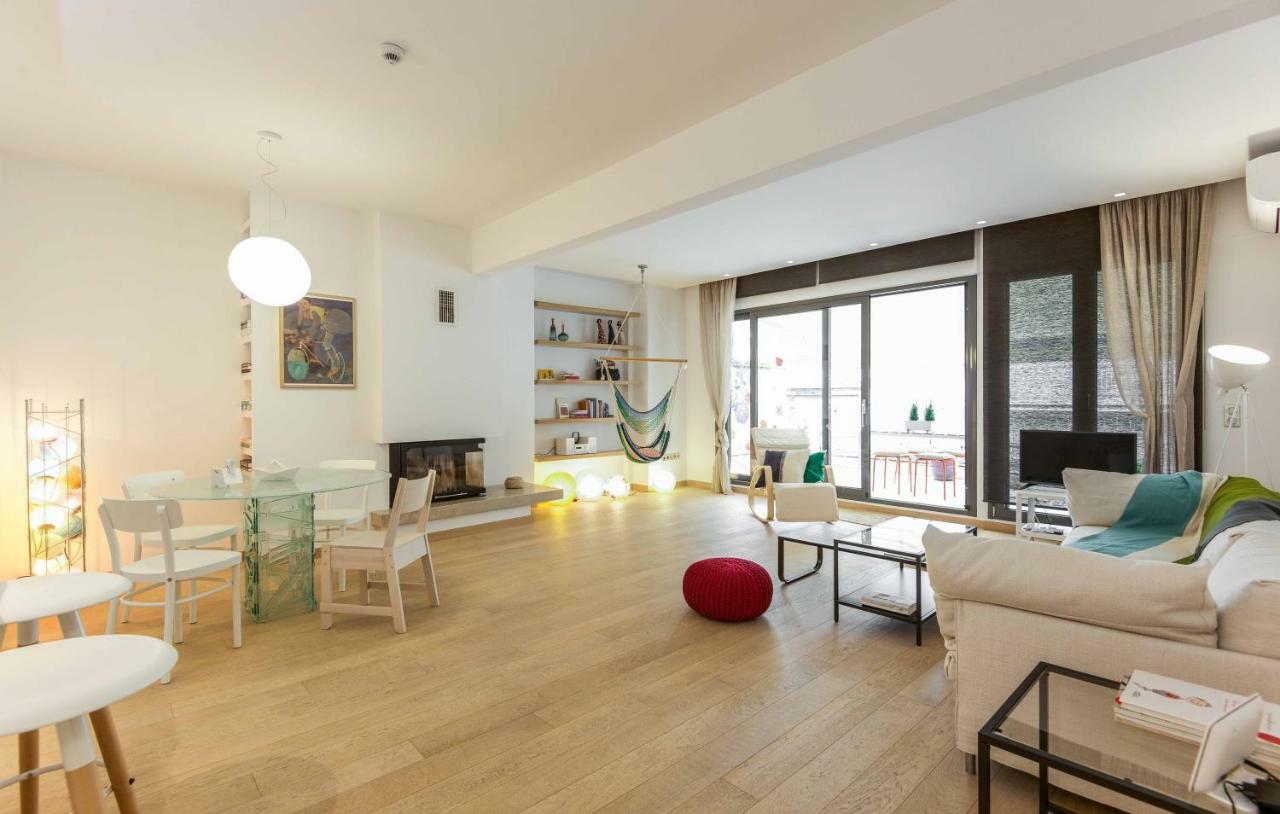 Stylish 3-Bedroom Apartment & Terrace Tesalonika Bagian luar foto