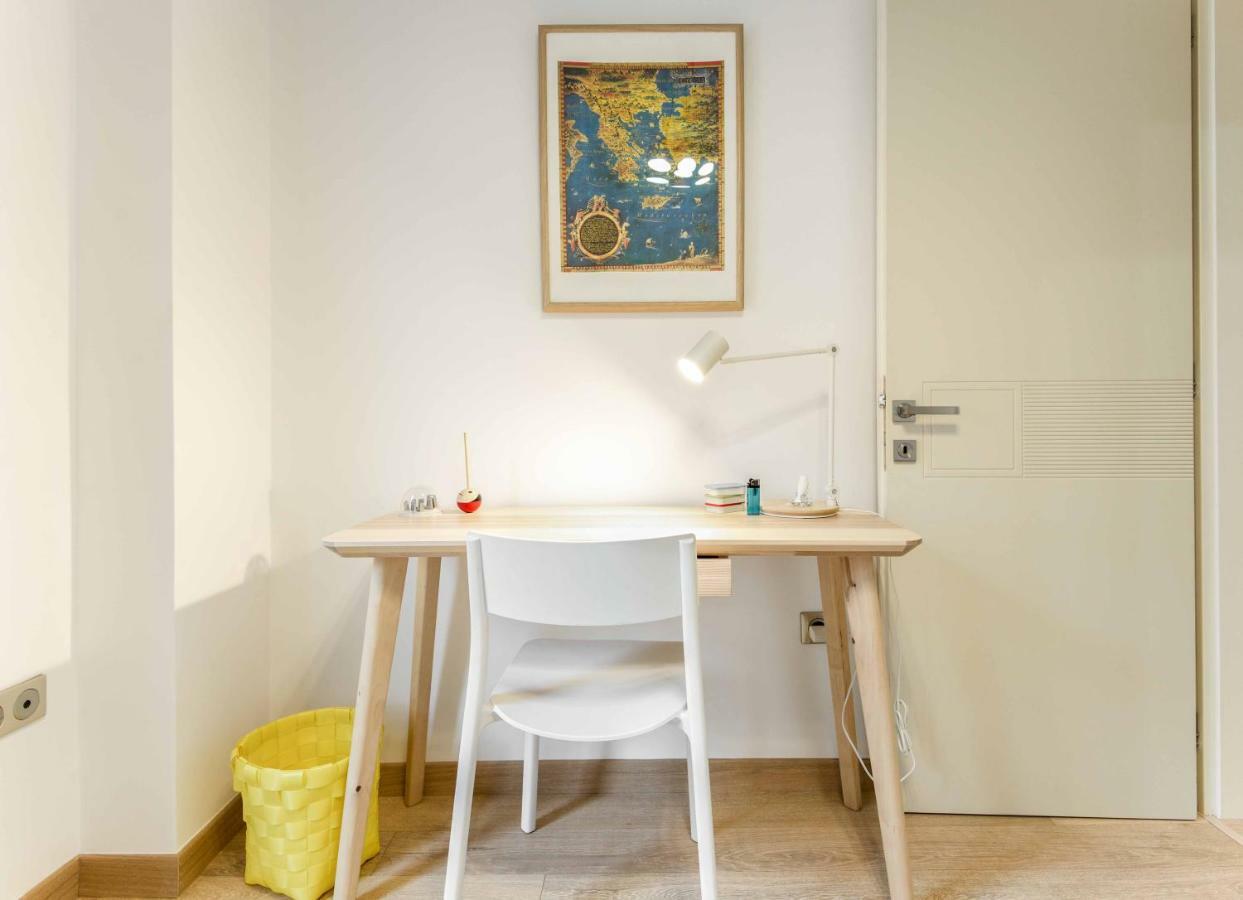 Stylish 3-Bedroom Apartment & Terrace Tesalonika Bagian luar foto